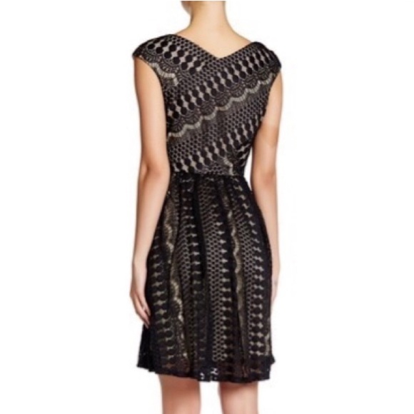 BETSEY JOHNSON Lace dress - Picture 5 of 7